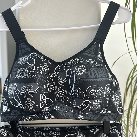 Livi Active Other - Livi by Lane Bryant Active Wear Sports Bra. 38B Gently Worn.